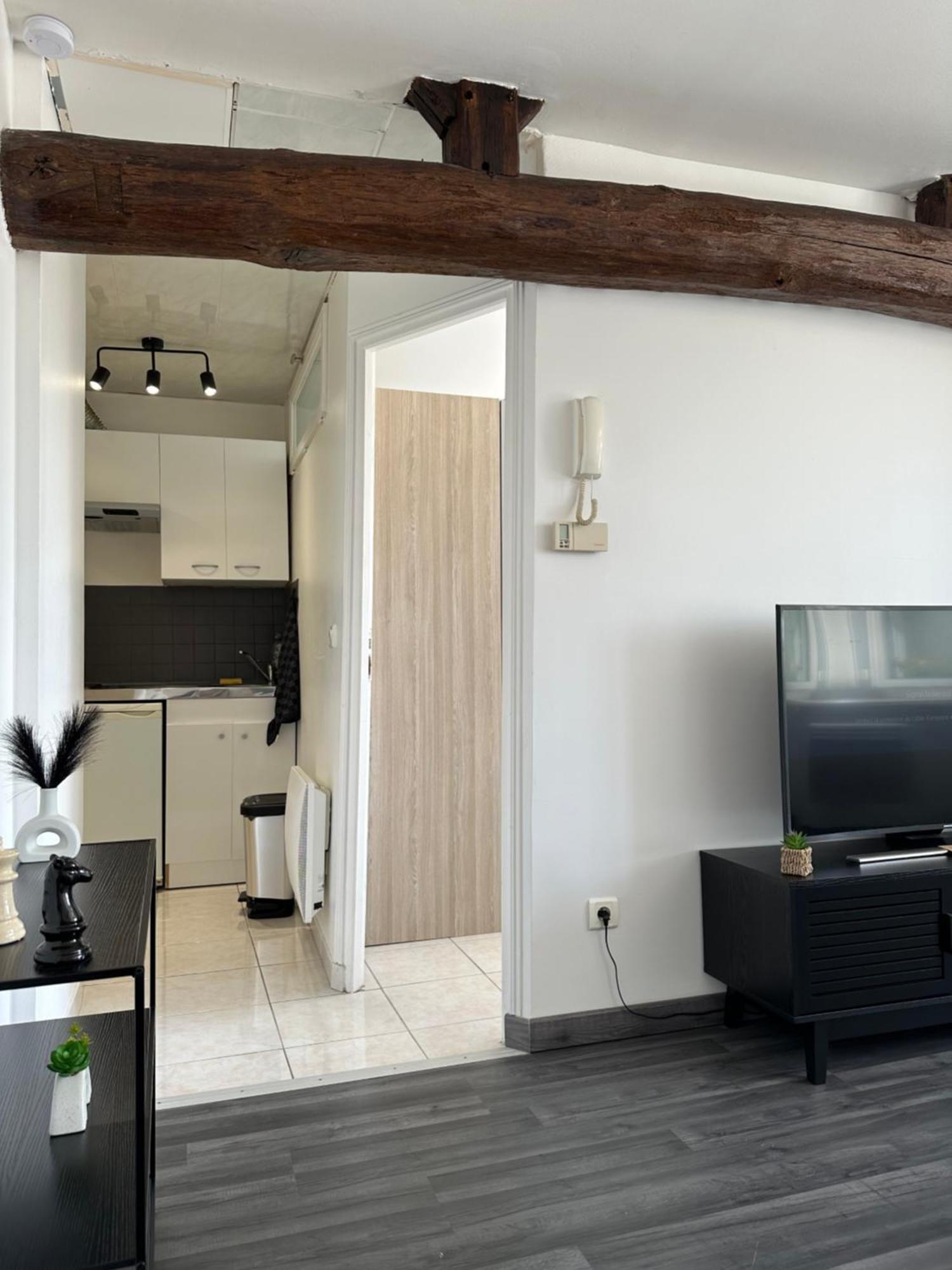 Appartement Cosy En Centre Ville Cholet Exterior foto